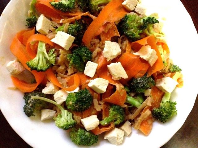 Brown Rice Noodles With Broccoli In Almond Butter Sauce